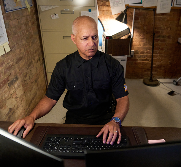 Man using a computer